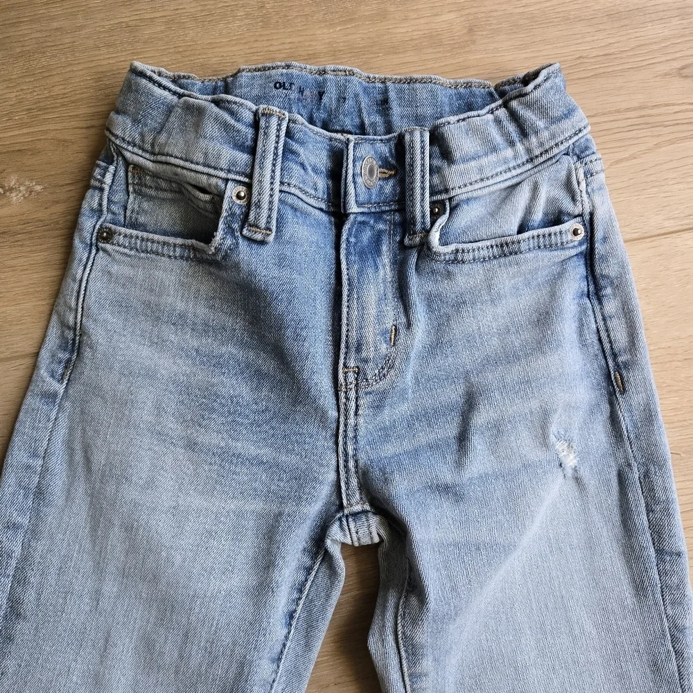 Kids size 7 Light Wash Distressed Old Navy Straight Leg Slim 360 Jeans EUC